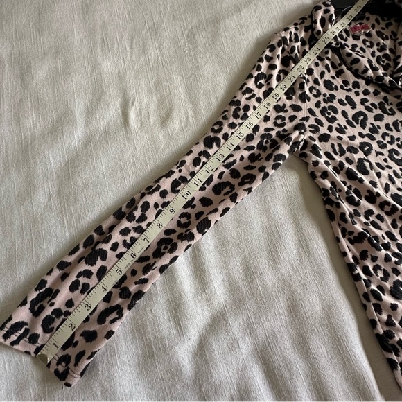Kate Spade Pajama Top Womens Medium Pink Black Leopard Print LS Button Up Lounge - Picture 7 of 10